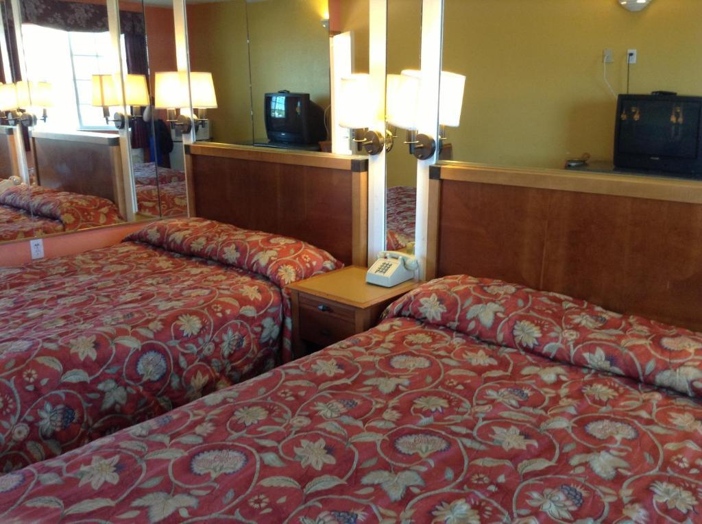 Coast Motel Long Beach Room photo